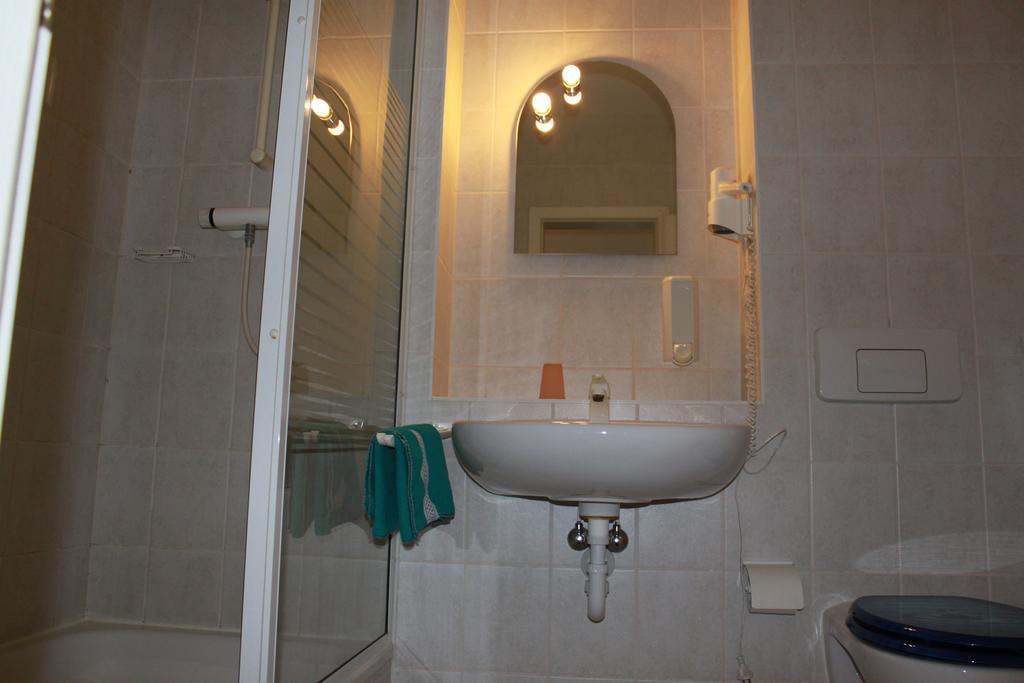 Gasthaus&Hotel Grünhof Frankfurt  Habitación foto
